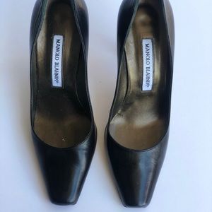 Manilo Blahnik Pump 38: Good Used Cond